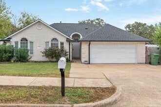 Building Photo - MAY MOVE IN!  3 Bed, 2 Bath Home in Bryan Available Now!