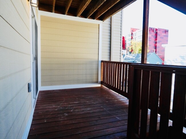 Building Photo - 59 7th St