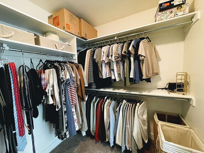 Building Photo - 616 W 4050 N