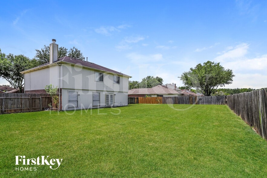 Building Photo - 518 Foxglove Dr