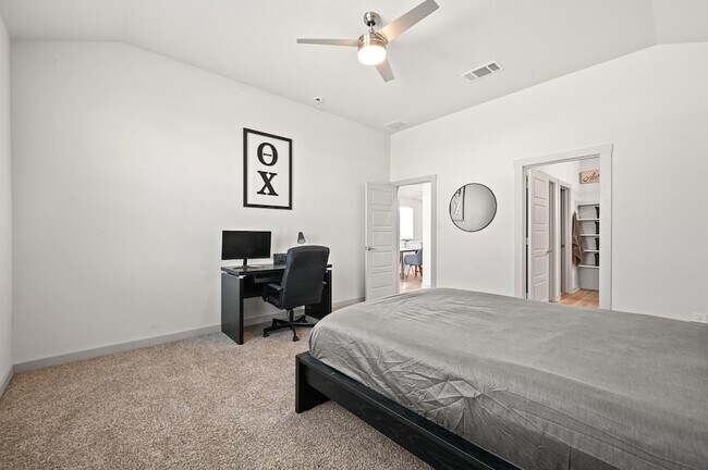 Building Photo - 526 Millbrook Blvd