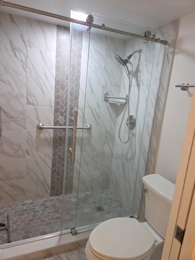 Building Photo - 9900 S Ocean Dr