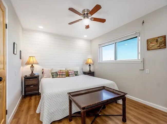 Building Photo - 8316 Seawall Blvd