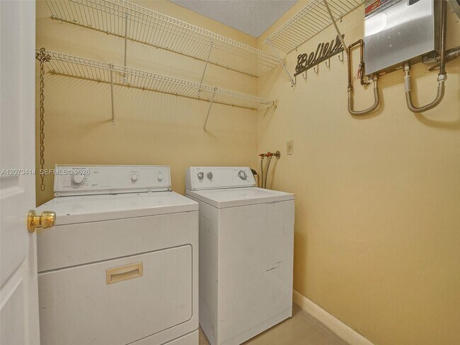 Building Photo - 9148 Lime Tree Ln