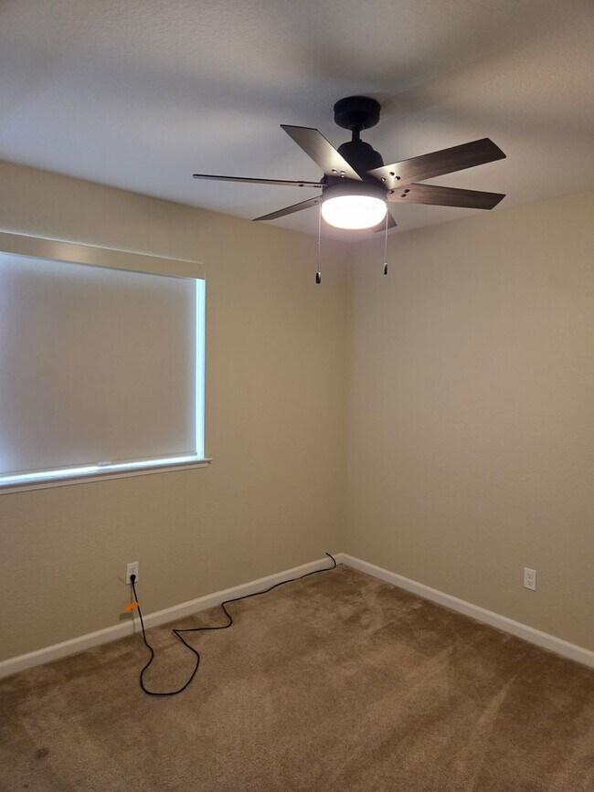Building Photo - 1443 Greenbrier Dr