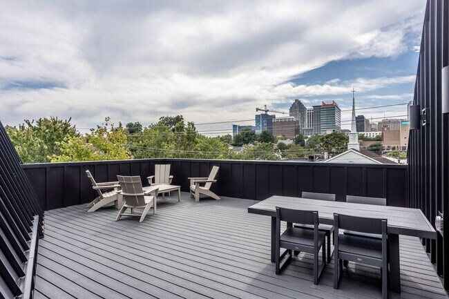 Building Photo - 323-325 S East St