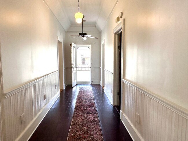 Building Photo - Historic Beauty in the Heart of Downtown Fernandina!