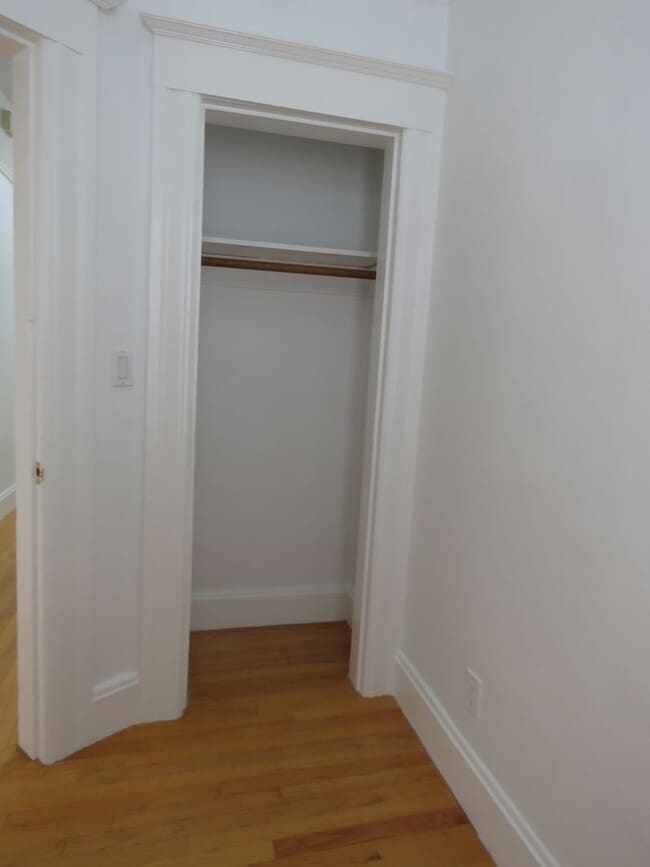 Building Photo - 162HHH