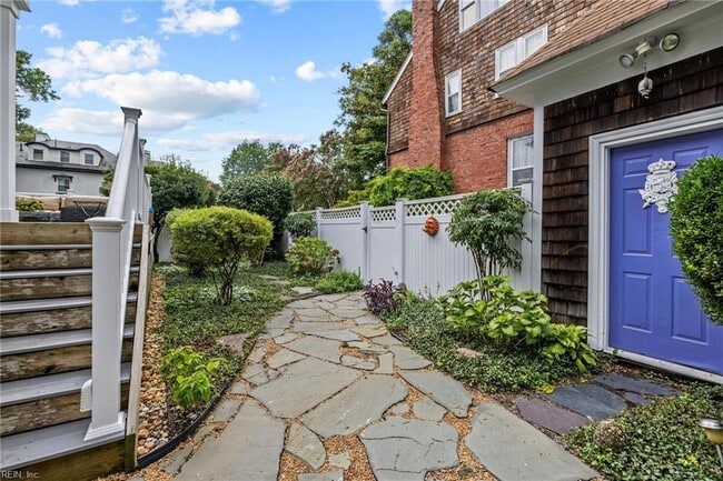 Building Photo - 1301 Stockley Gardens
