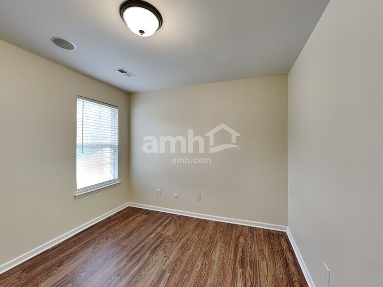 Building Photo - 11109 Aprilia Ln