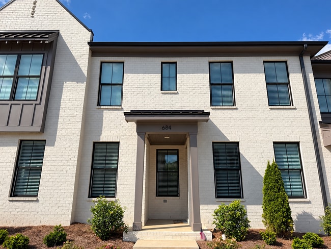 Building Photo - 684 Miramar Ln