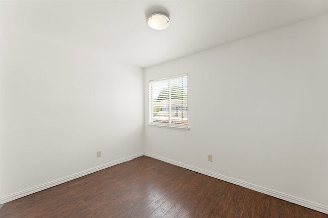 Building Photo - 2329 Briarwest Blvd