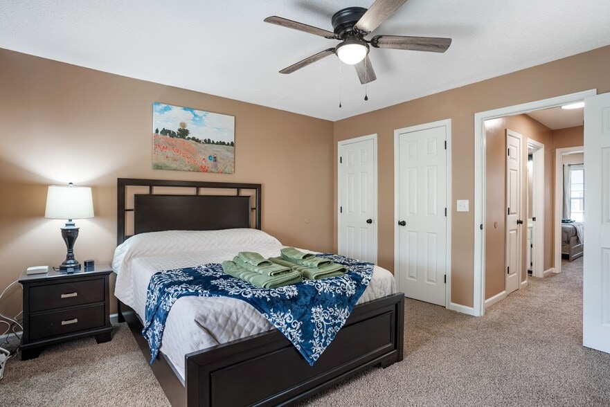 Building Photo - 284 Raleigh Dr