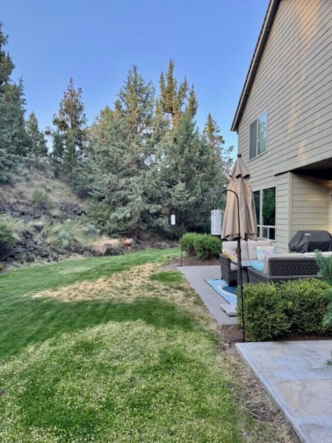 Building Photo - Spacious 3-Bedroom + Bonus Room Home in La...