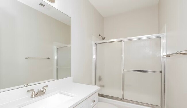 Building Photo - 11115 Ridge Oak Dr