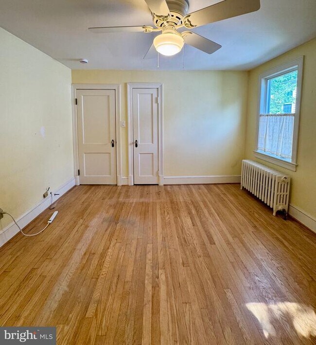 Building Photo - 2508 Davis Ave
