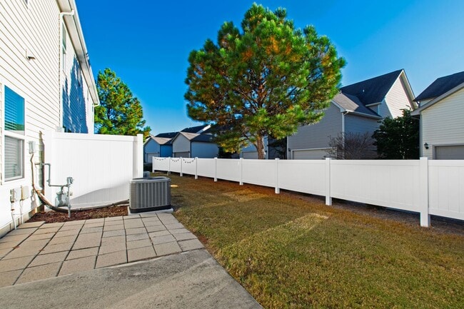 Building Photo - Refined Living: 3BR Townhome in Morrisville’s Keystone Park!