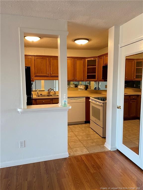 Building Photo - 1100 Clarendon St