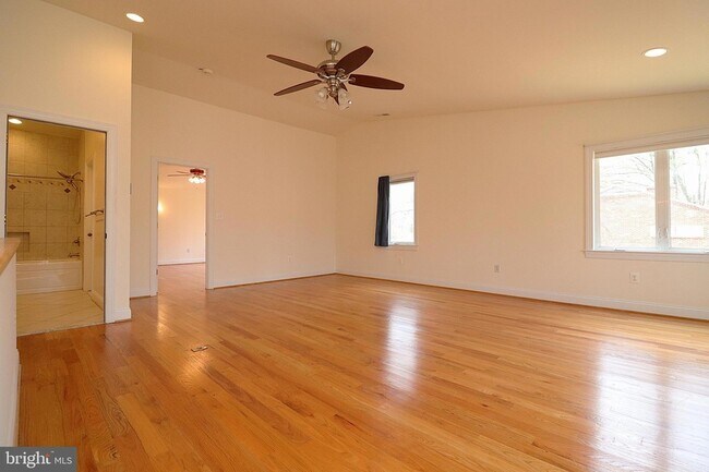 Building Photo - 118 Quaint Acres Dr