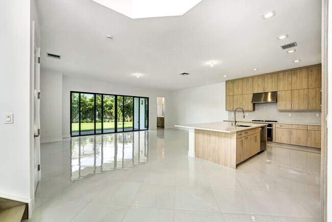Building Photo - 9099 Silver Marsh Ln