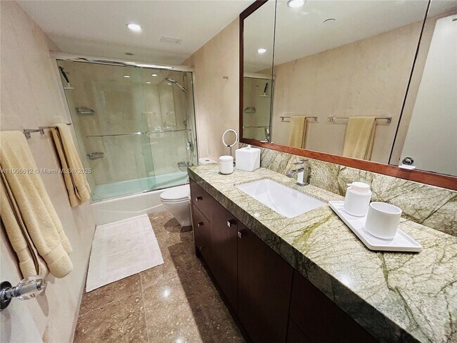 Building Photo - 881 Ocean Dr