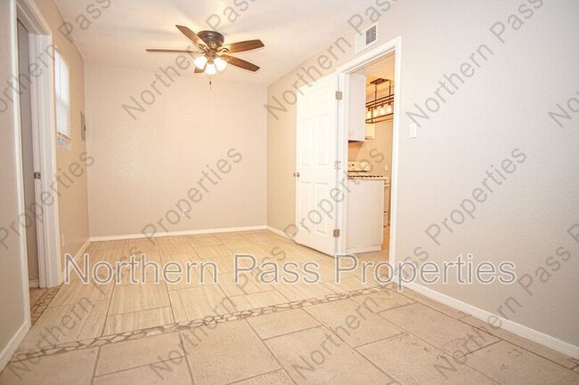 Building Photo - 1025 E Eighth