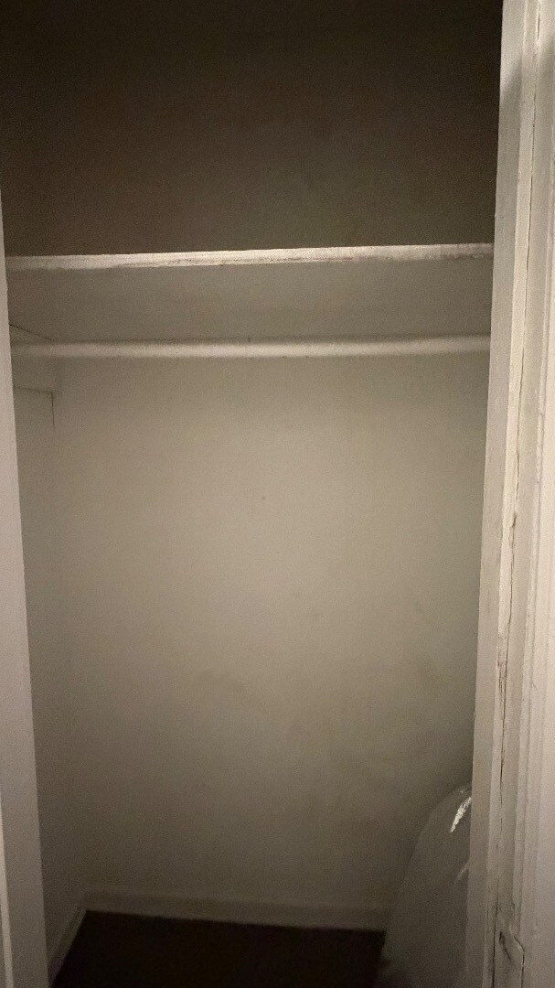 Building Photo - 914 Clark St