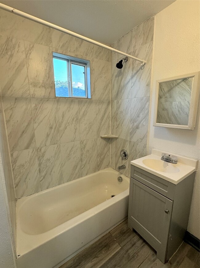 Building Photo - 5320 Polk St