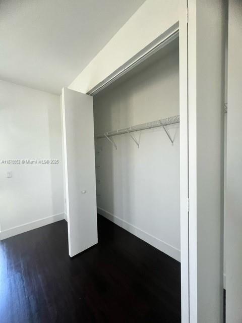 Building Photo - 440 NE 35th Ct