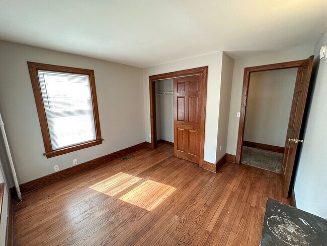 Building Photo - 225 Sheldon Ave