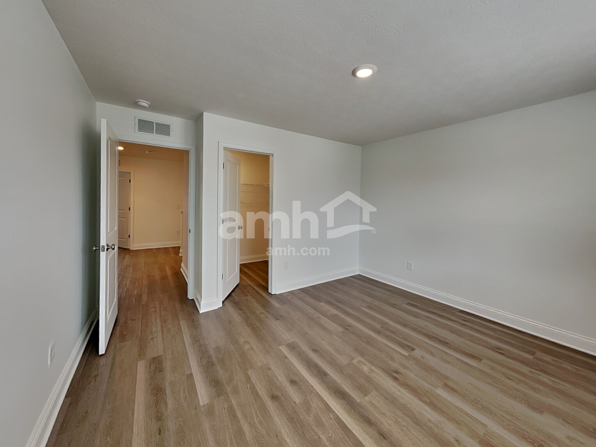 Building Photo - 9175 Henley Ave