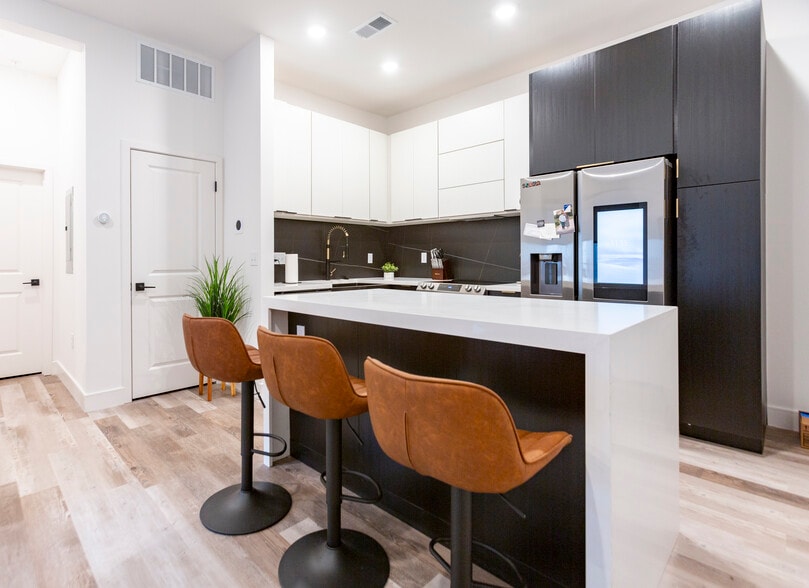 MCKENZIE 1 BR | 1 BA - Kitchen - Mckenzie