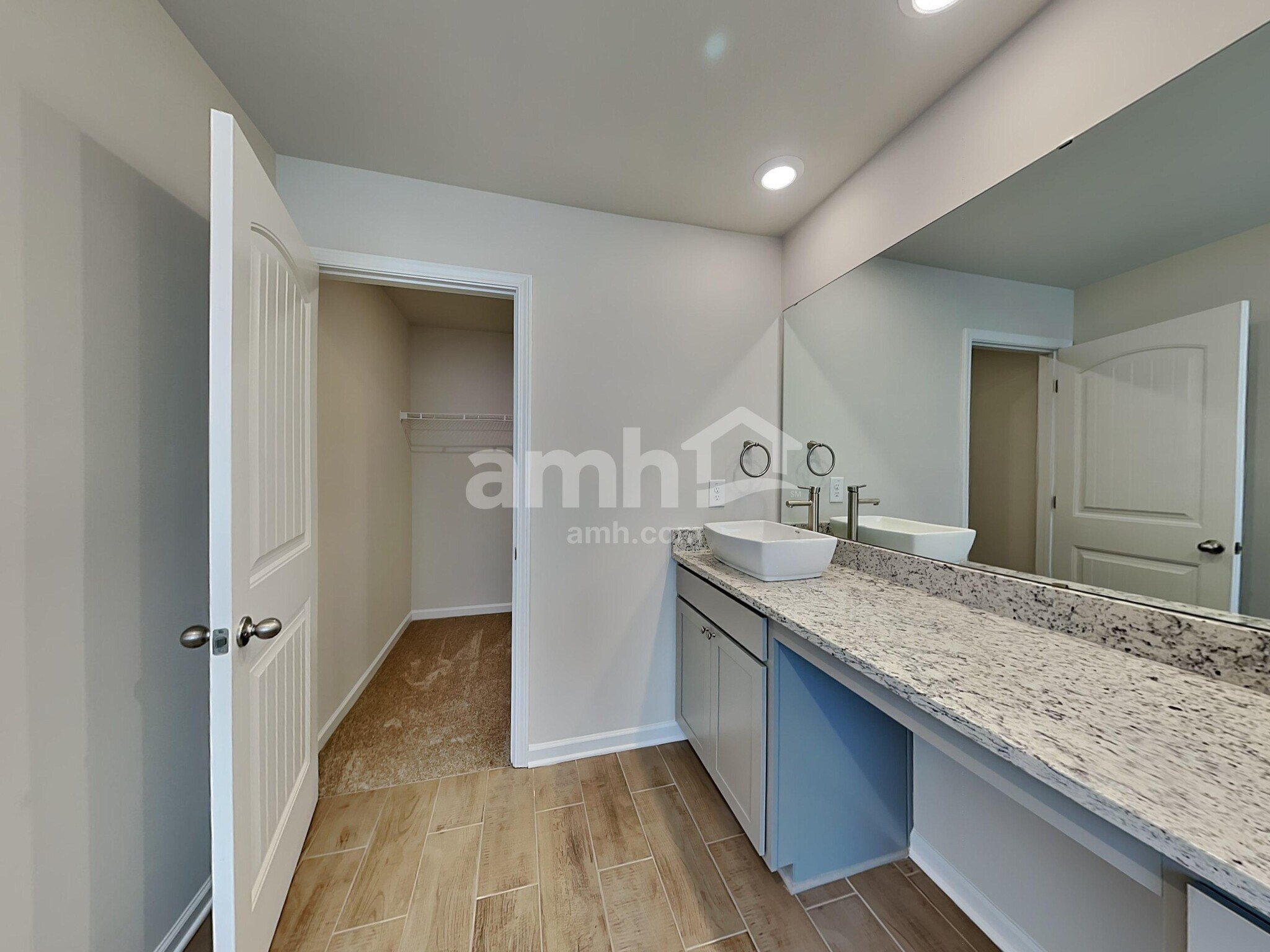 Building Photo - 3260 Emberly Dr