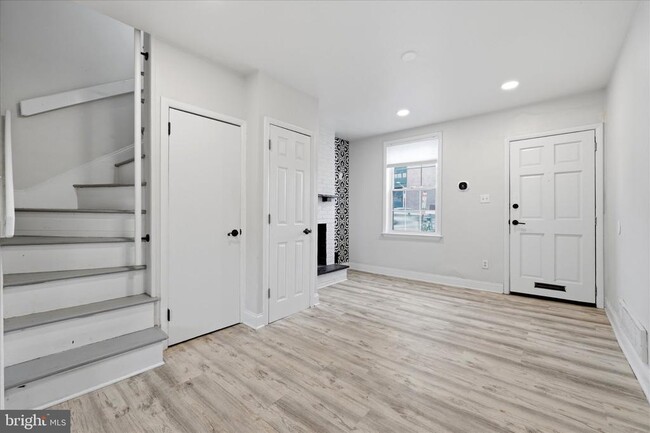 Building Photo - 2700-14 South St