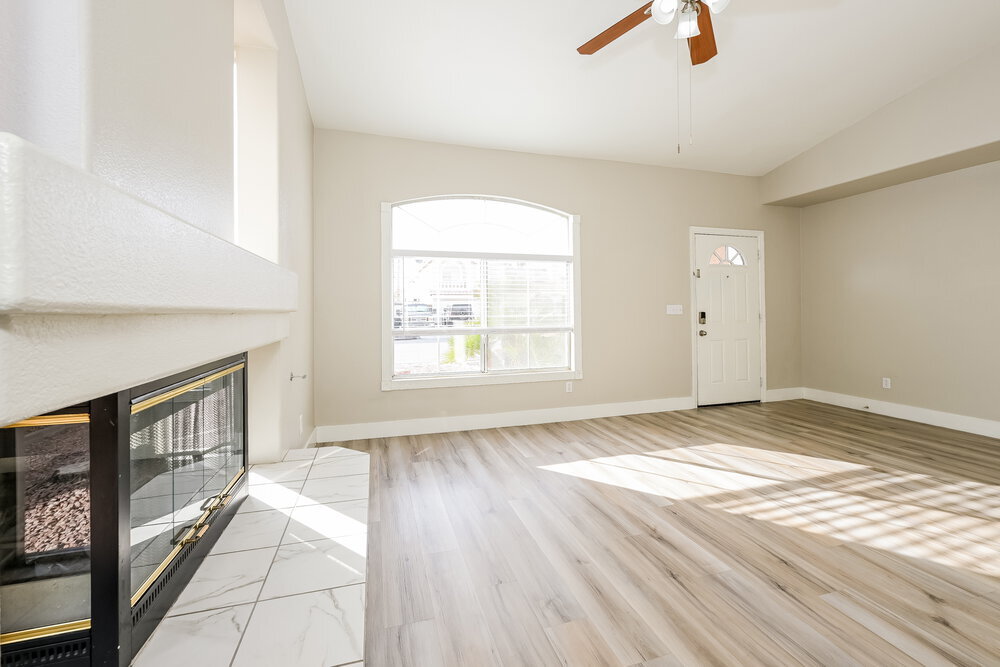 Building Photo - 1480 Silver Falls Ave