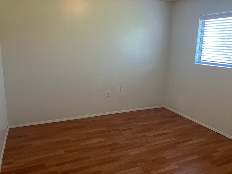 Bedrooms - 8405 Trumbull Ave SE