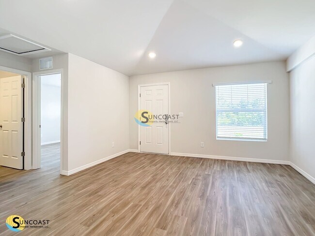 Building Photo - 2014 Dorion St