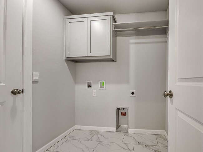 Building Photo - 1117 SW 139th Ter