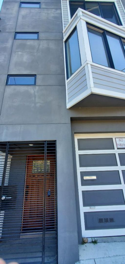 Building Photo - Re-imagine the Bayview with this beautiful corner 3-story townhome available for rent!