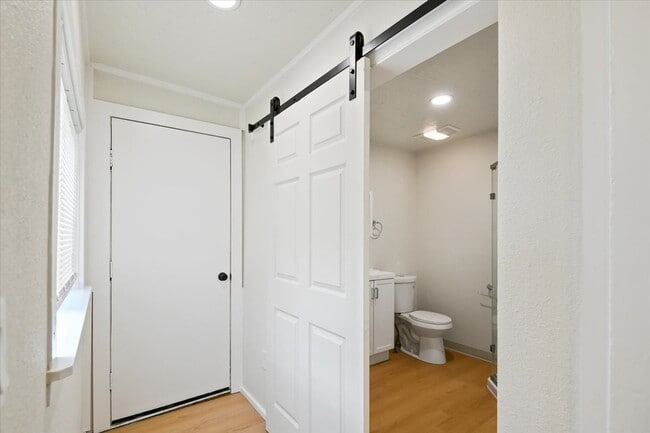 Building Photo - 309 N Commercial Ave