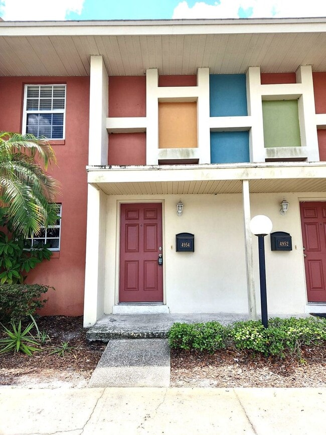 Building Photo - 2Bed/1.5Bath TOWNHOUSE IN WINTER PARK!! ...