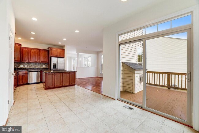 Building Photo - 42639 Chisholm Dr