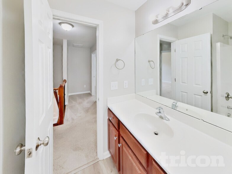 Building Photo - 156 Meadow Loop Dr