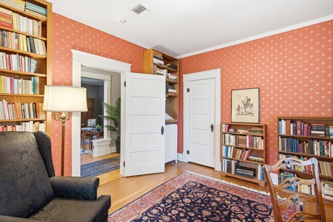 Building Photo - 303 Westwood Ave