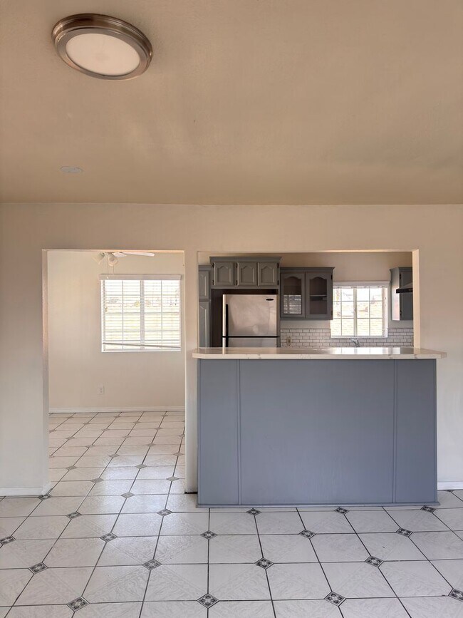 Building Photo - 1060 McFarland Ave