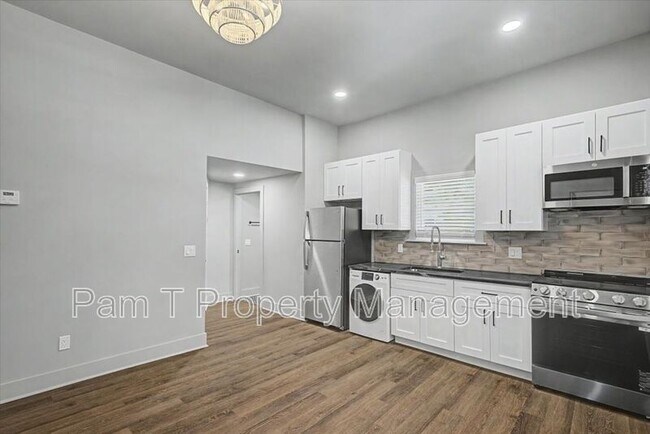 Building Photo - 638 E 37th St