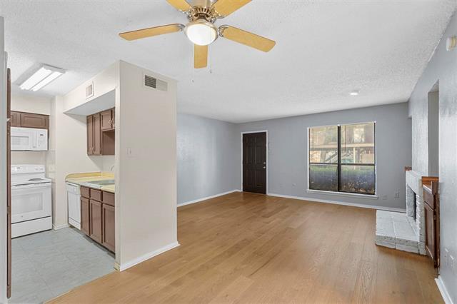 Building Photo - 6646 E Lovers Ln