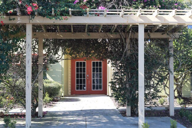 Building Photo - 3756 Idlebrook Cir