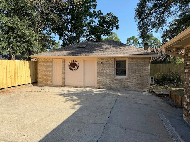 Building Photo - 3019 Magnolia Pl