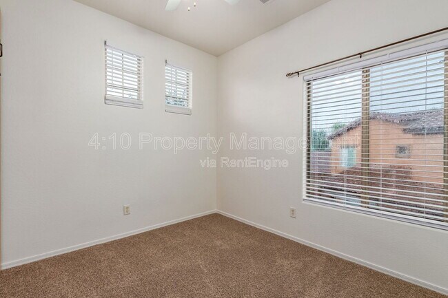 Building Photo - 2644 E Chester Dr